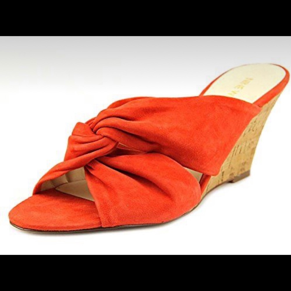 NWB Nine West Kessie Red Orange Suede Sz. 9M
